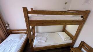 Гостиница Карелия Кондопога Трехместный номер (кровать+двухъярусная кровать)-5